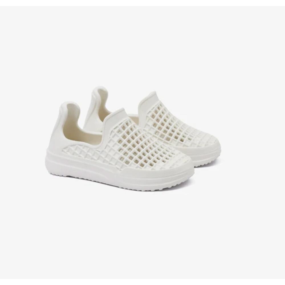 NWT Lusso Cloud Scenario Juniors Slip-on Bone White J5